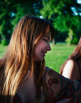 Charlotte Wheeler as Girlfriend