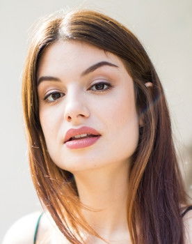 Péline Liberty as Céline