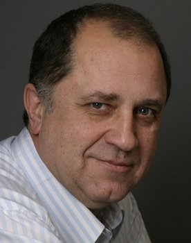 Vladimir Sterzhakov as Barmen