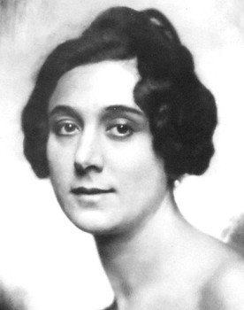 Ressel Orla as Resi