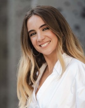 Itziar Manero as Mónica