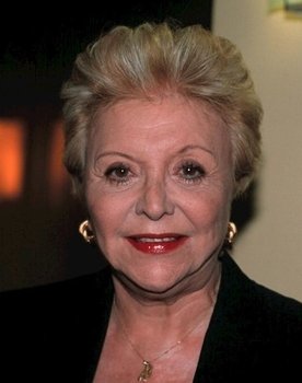 Amparo Soler Leal as Alicia