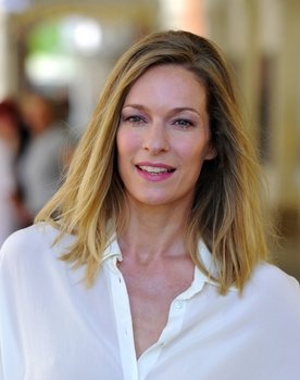 Lisa Martinek as Anna Bender
