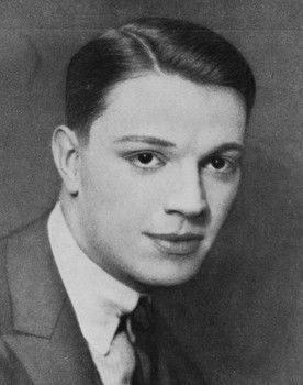 Robert Gordon as Young Jakie Rabinowitz