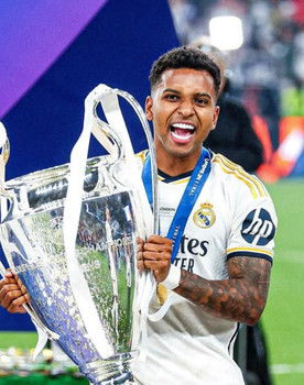 Rodrygo Goes as Self