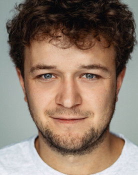 Matej Babej as Richard