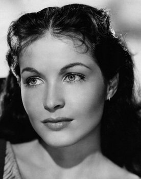Yvonne Furneaux as Clara Saccard