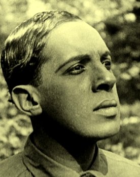 Walker Thompson as Hugh Van Allen