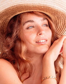 Valeria Di Giovanni as Lucía