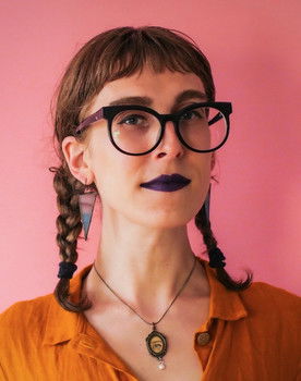 Cressa Maeve Áine as Narrator