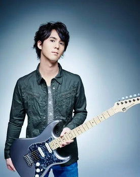 Yuya Komoguchi as Guitar