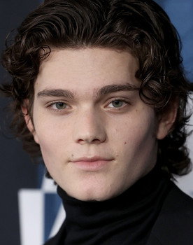 Vince Mattis as Frank Feranna, Jr.