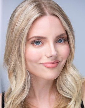 Jessica Anderson as Riley