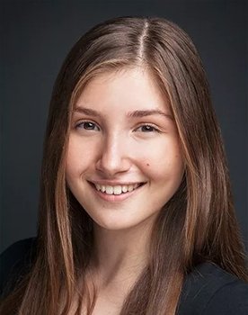Ilayda Akdoğan as Hatice/Pınar