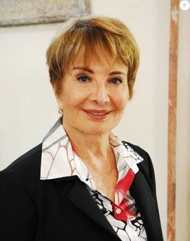 Glória Menezes as Açucena