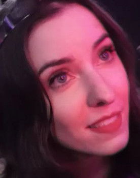 Luna da Vine as Starwave