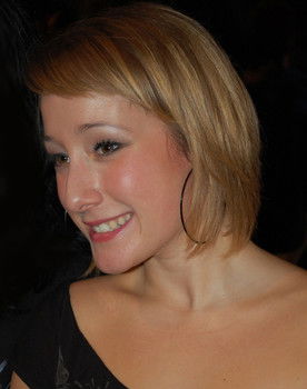 Lydia Cuestas as Rapunzel Nabunzel (canciones)