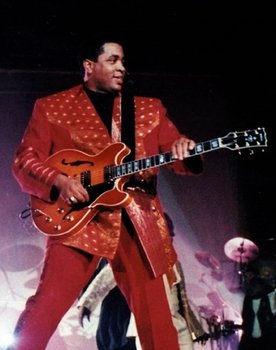 Sheldon Reynolds as lead vocals, guitar