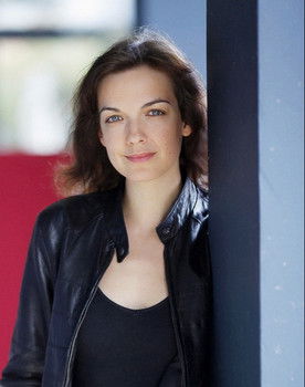 Flora Brunier as Narrator (voice over)