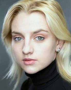 Claudia Grace Mckell as Helena