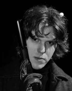 Nikita Zwenger as Benza