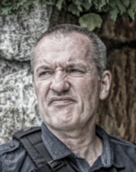 Olivier Roux as Philippe Lascaze / Cerbère