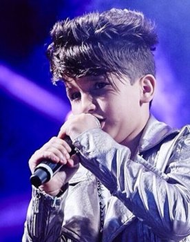 Rogerinho Costa as Santo dos Anjos (criança)