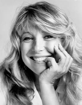 Teri Garr as Lee Dilley