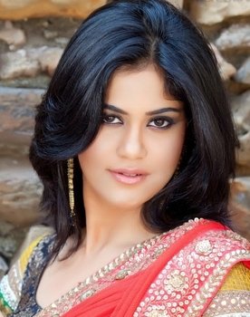 Aaditi Pohankar as Pammi