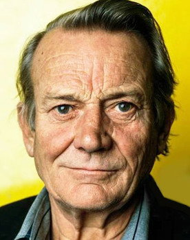 Denholm Elliott as Alan Quine