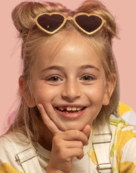 Amaryllis Kapiri as Chara Politi