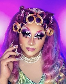Abraham Sinue Luna Ortiz as Luna Lansman - Contestant