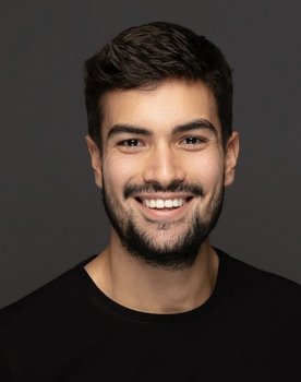 Yiğit Oruçoğlu as Kürsat