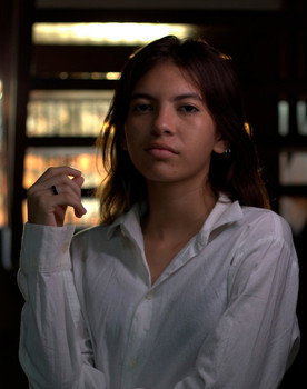 Gaby Véras as Estudante 2