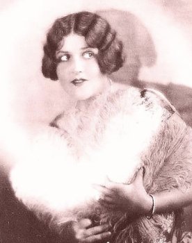 Marjorie Bennett as Nellie Brinker