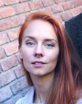 Lisa Uhlen Ryssevik as Tove