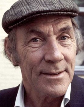 Nils Ahlroth as Månsson