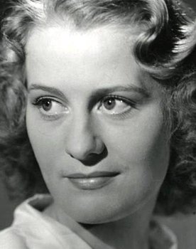 Birthe Backhausen as 