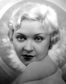 Marjorie White as Dolores