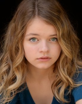 Kylie Rogers Photo