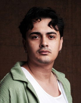 Rodrigo Pinho as Gilberto