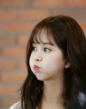 Hyeon Ji as 