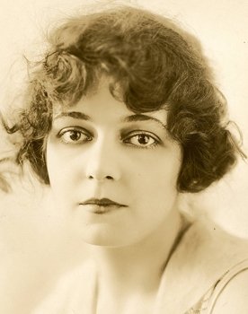 Barbara Castleton as Prologue & Epilogue