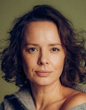 Anastasia Ozoktay as 