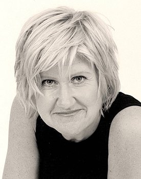 Anne Grete Preus as Gudrun (voice)