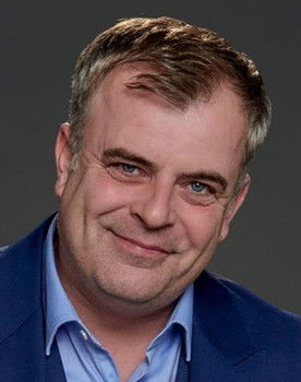 Simon Gregson