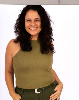 Therla Duarte as Sargento Cinty