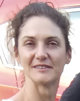Priscila Alba as Policial 1