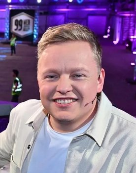 Florian Schmidt-Sommerfeld as Moderator