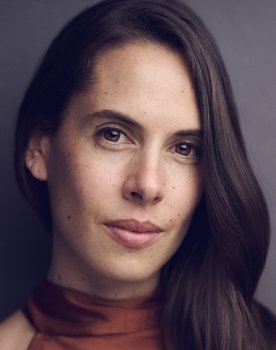 Florie Auclerc-Vialens as Anouchka Gallimard